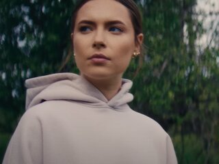 Маша Кравец, кадр из клипа