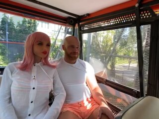 Бодібілдер одружився на силіконовій ляльці