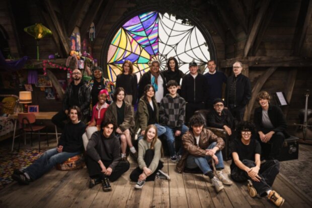 Netflix опублікував фото основного акторського складу