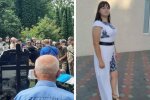 Люди на коленях проводили в последний путь молодую военную
