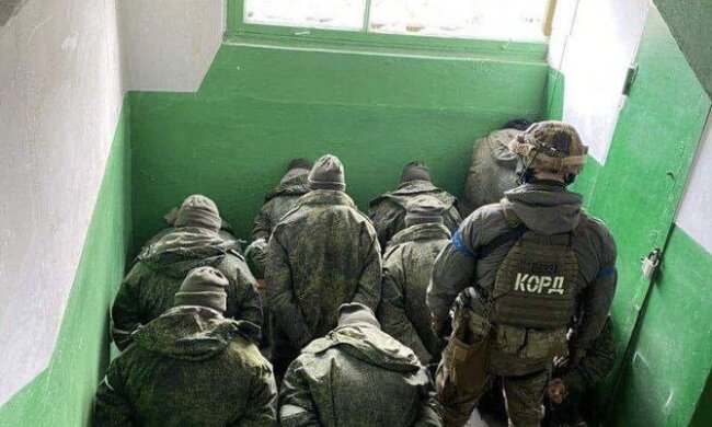 пленные рашисты в Мариуполе