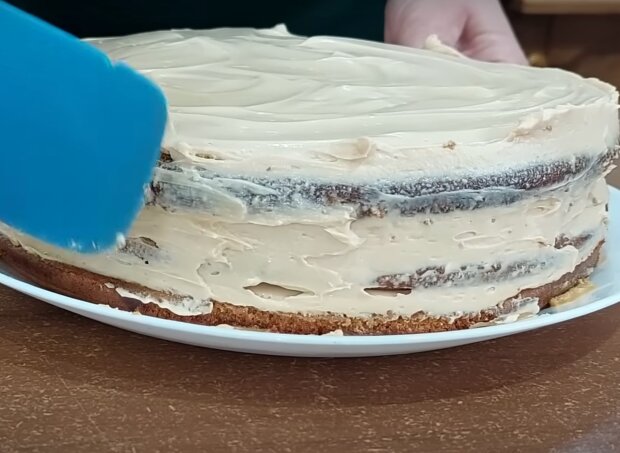 Приготування Медовика, кадр з відео