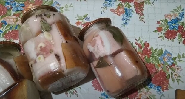 Сало в банке