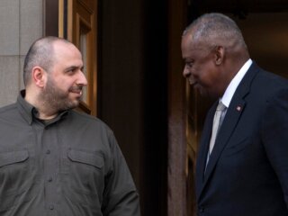 Рустем Умеров та Остін Ллойд, фото з вільних джерел