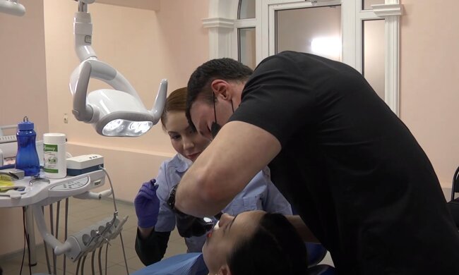 стоматолог, доктор