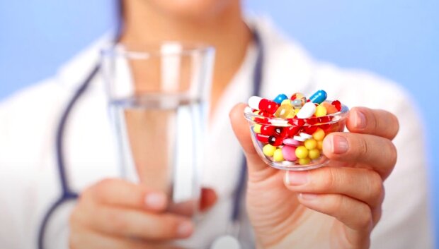 Таблетки, иллюстративное фото