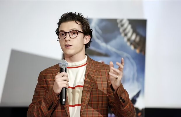 Том Холланд