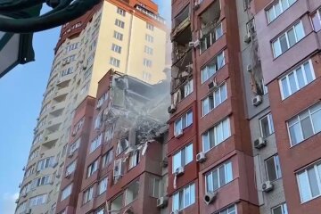 Дом в Днепре после россиской атаки, кадр из видео