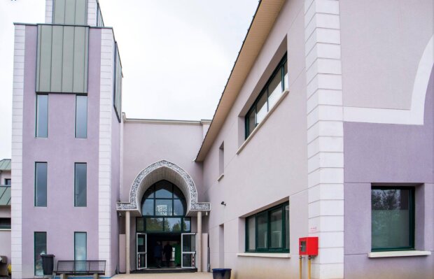 Напад на мечеть у Франції, фото: facebook.com/bretignysurorge