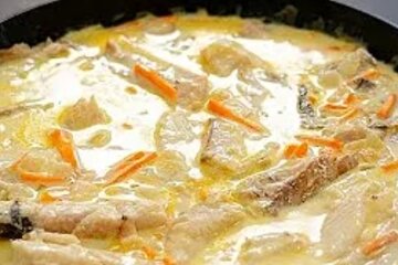 Хек у вершковому соусі