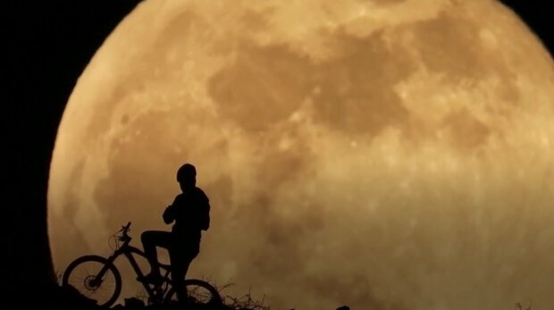 Місяць, гороскоп, знаки Зодіаку