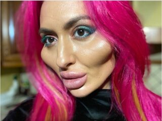 Фотография Анастасии со страницы в Instagram