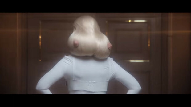 кадри з кліпу Світлани Лободи