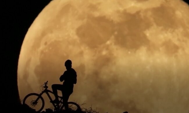 Місяць, гороскоп, знаки Зодіаку