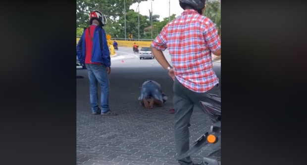 Що з вами буде, якщо вирішите помолитися посеред дороги в Малайзії