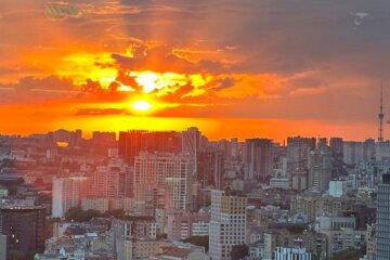 Захід сонця, літо, Київ, фото з соцмереж
