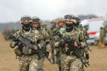 солдати збройних сил Казахстану