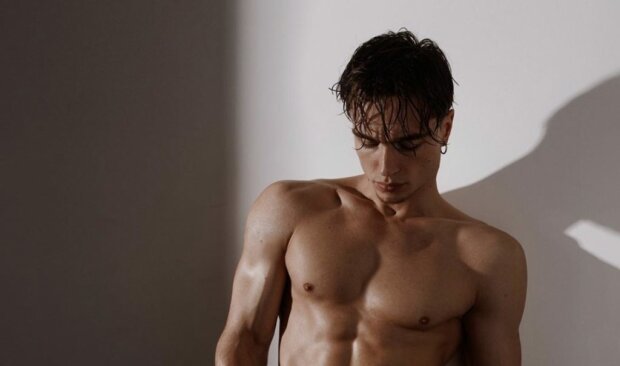 Хлопець з величезними очима з кліпу Лободи