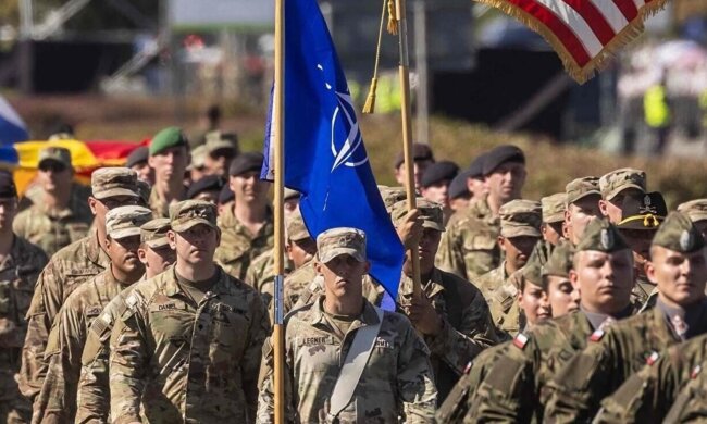 Військові НАТО, фото з вільних джерел