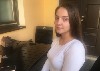 Силовики били у живіт вагітну дівчину