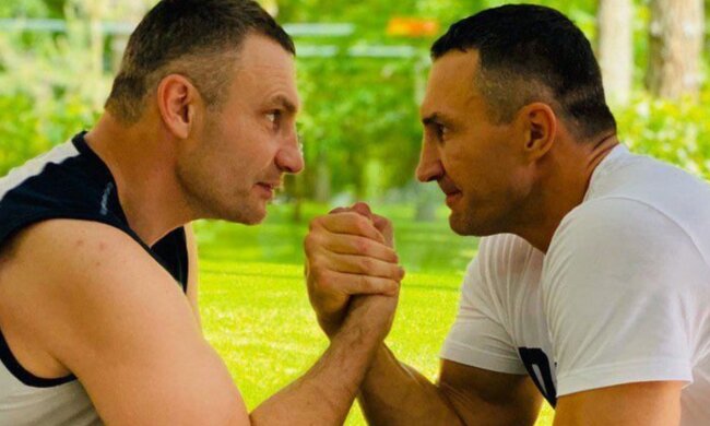 Фото Володимира та Віталія Кличка