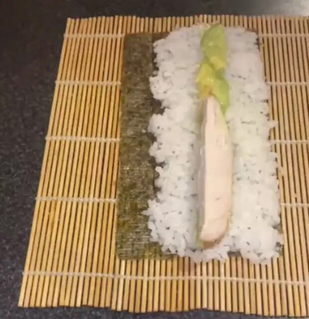 Жінка встає о 5:30 ранку, щоб приготувати своєму чоловікові складні обіди