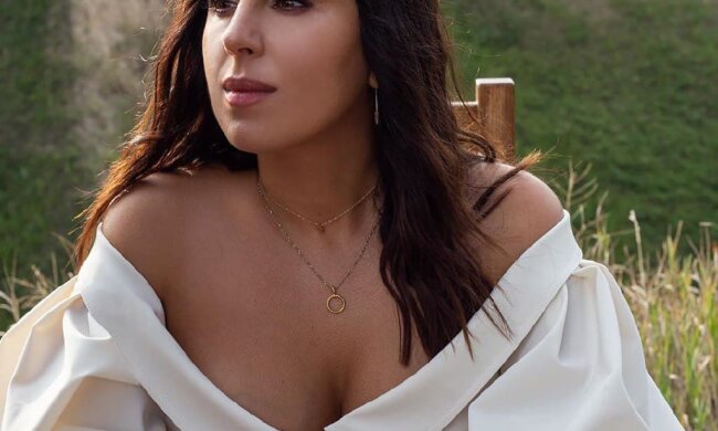 Джамала покорила поклонников нежным цветочным образом