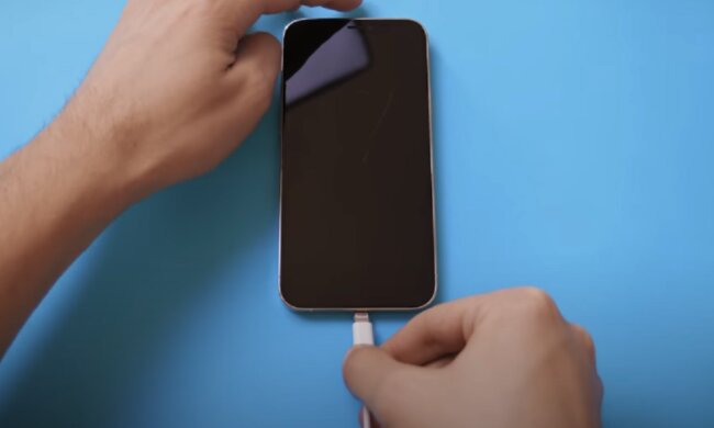 Заряджання телефону