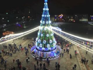 Новорічна ялинка, скріншот із відео