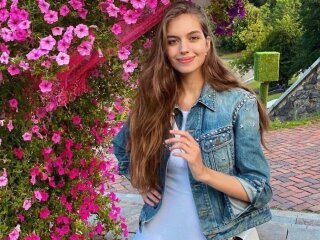 Олександра Кучеренко