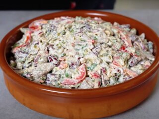 Салат "Тбилиси", кадр из видео