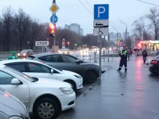 Парковка, кадр з відео