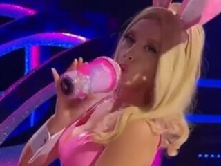 Оля Полякова