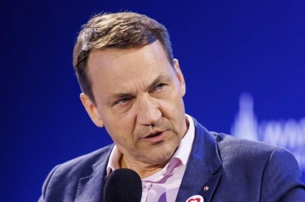 Радослав Сікорський, кадр з інтерв'ю