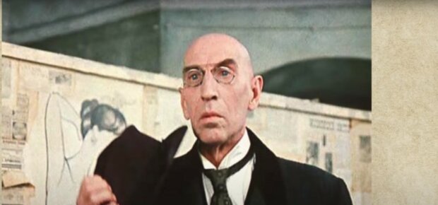 кадр з фільму "12 стільців"