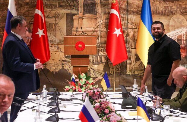 Мирні переговори України та росії у Стамбулі