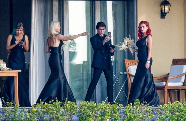 Белла Торн на весіллі матері