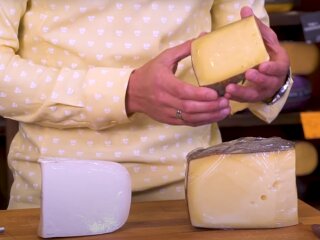 Cыры: скрин с видео