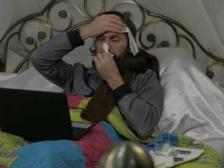 Хвора людина, скріншот із відео