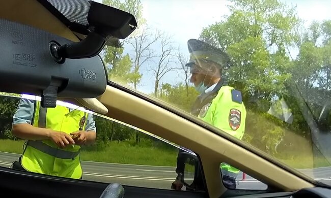 ДПС поліція Росії