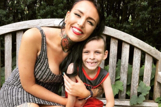 Мама за секунду до катастрофи закрила собою своїх дітей