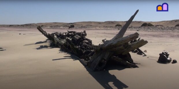 затонувшие корабли "берега скелетов"