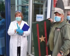 Правый Сектор принес Андрею Пальчевскому погоны ФСБ