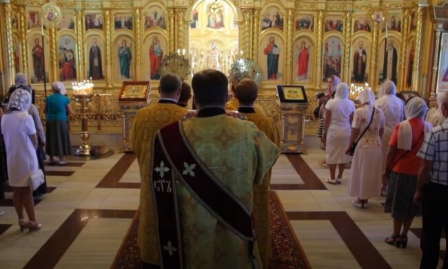 служба в церкві