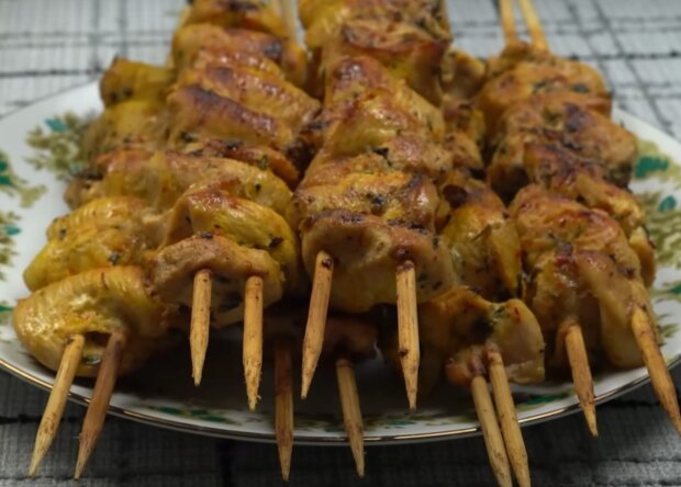 Куриный шашлык, кадр из видео