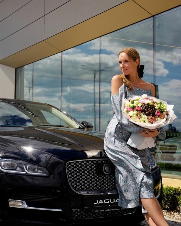 Катя і її Jaguar XJ