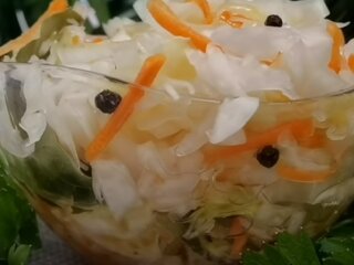 Квашеная капуста: скрин с видео