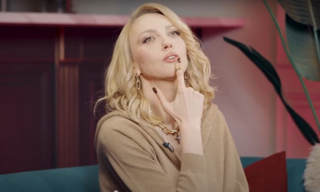 Оля Полякова