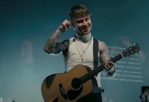 Артем Пивоваров, кадр из видео