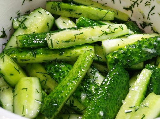 Закуска з огірків, кадр з відео